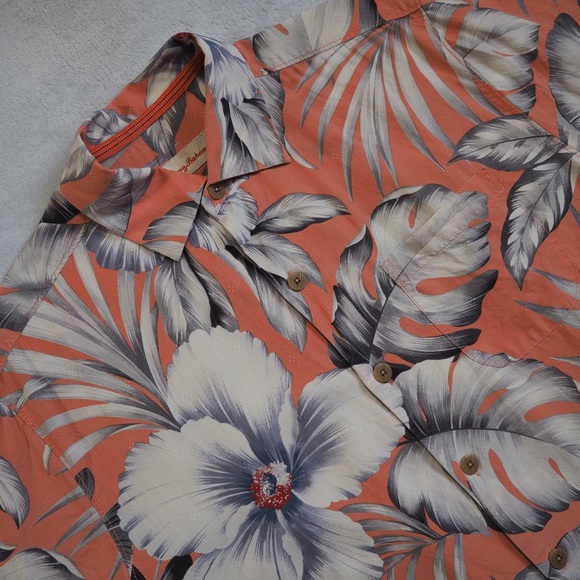 Tommy Bahama Sz S Floral Men’s Shirt Pattern Casual Button Down 100% Silk - Picture 2 of 12